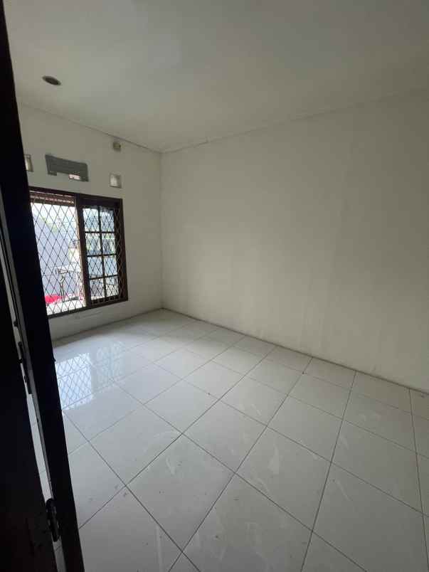 dijual rumah komple maharta