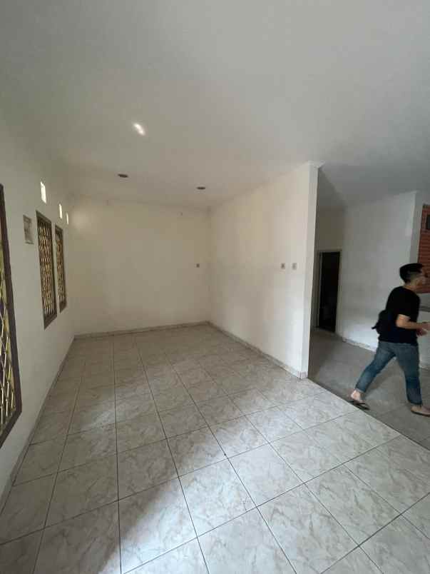 dijual rumah komple maharta