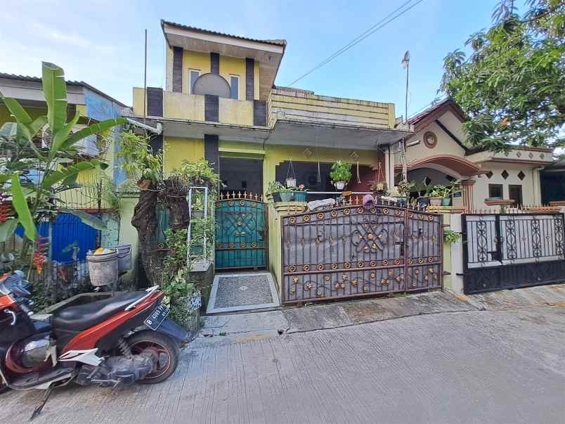 dijual rumah komplek alamanda bekasi