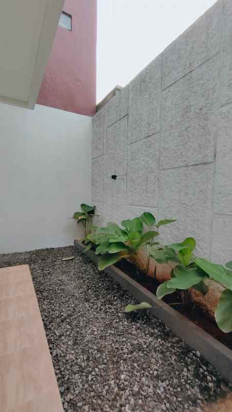 dijual rumah komplek bukit nusa indah