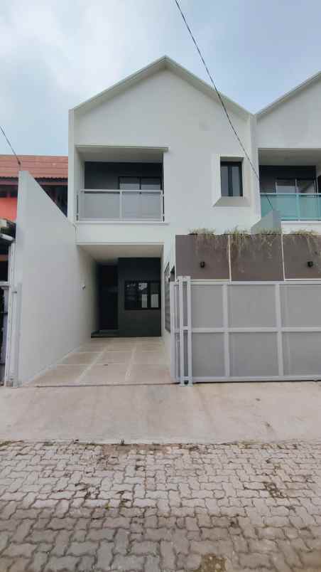 dijual rumah komplek bukit nusa indah