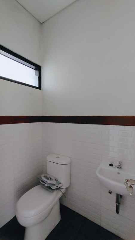 dijual rumah komplek bukit nusa indah