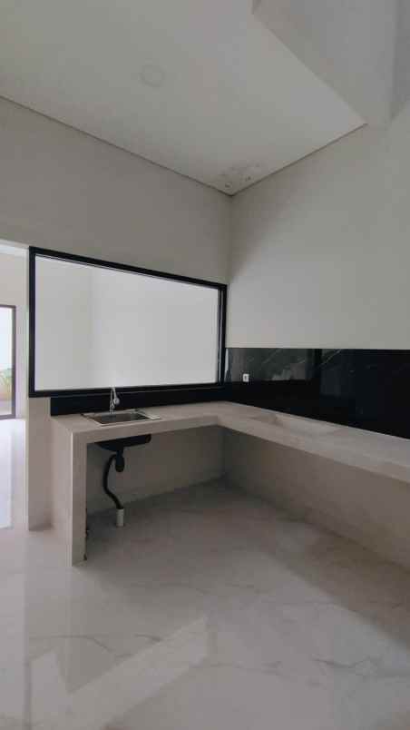 dijual rumah komplek bukit nusa indah