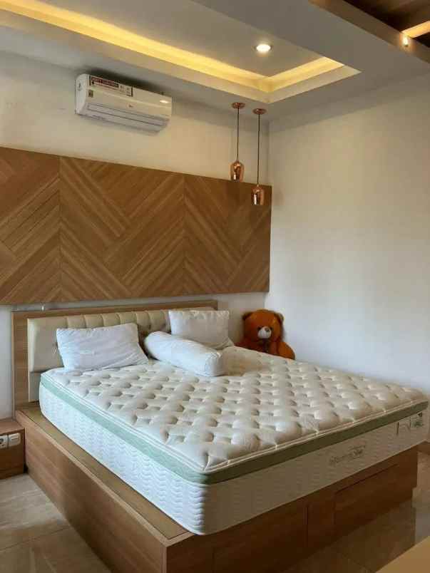 dijual rumah komplek cipaku setiabudhi