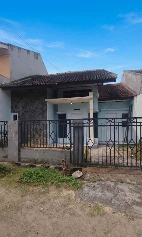 dijual rumah komplek girimekar permai