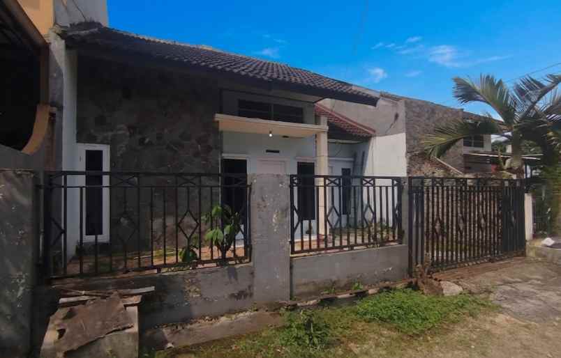 dijual rumah komplek girimekar permai
