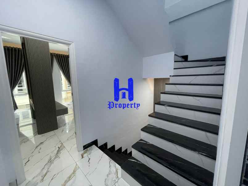 dijual rumah komplek icon estate jalan