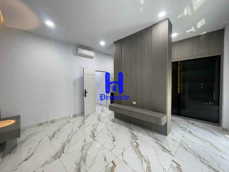 dijual rumah komplek icon estate jalan