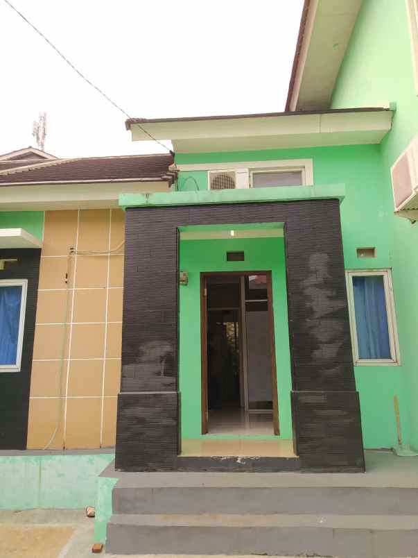 dijual rumah komplek maharaja