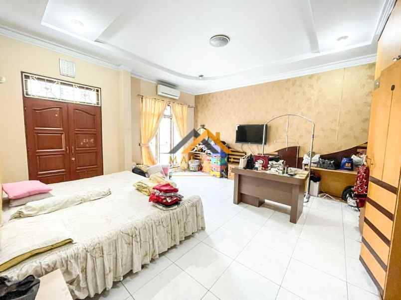 dijual rumah komplek villa makmur indah