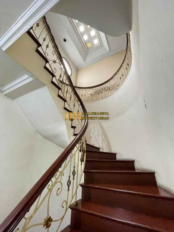 dijual rumah komplek villa makmur indah