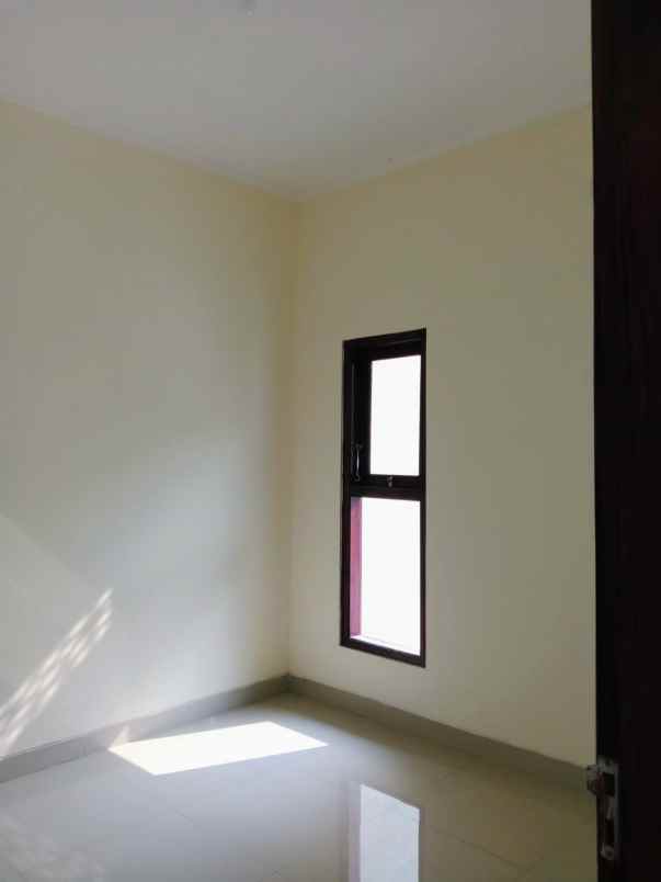 dijual rumah kujon