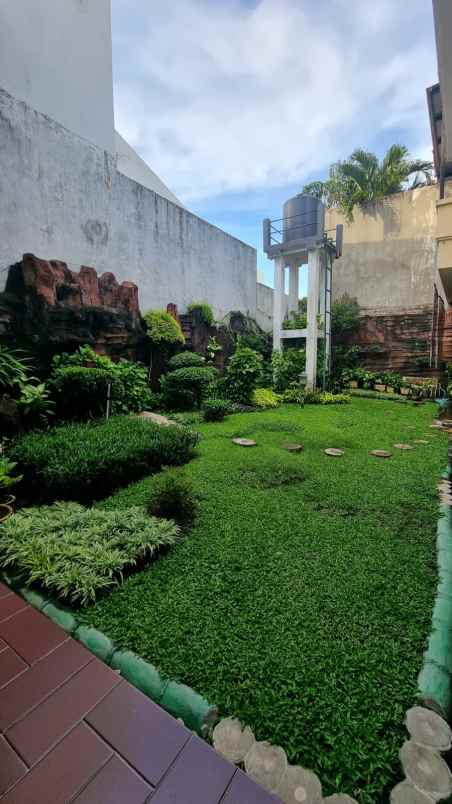 dijual rumah kupang indah