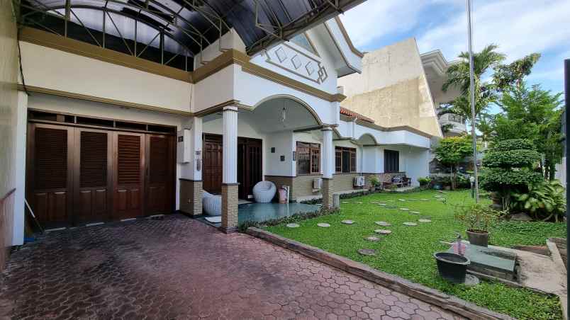 dijual rumah kupang indah