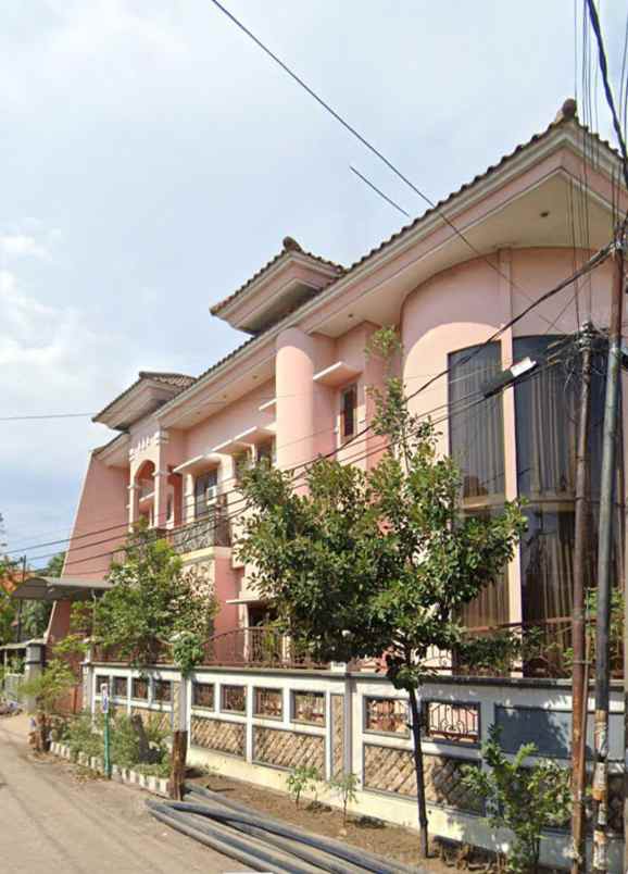 dijual rumah kutisari