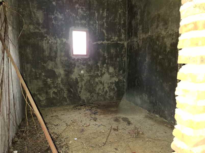 dijual rumah lama di tegal besar jember