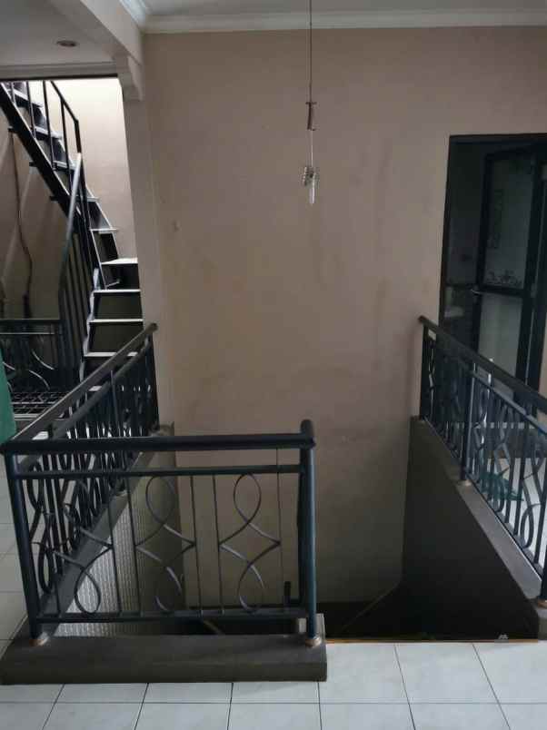 dijual rumah legenda wisata cibubur