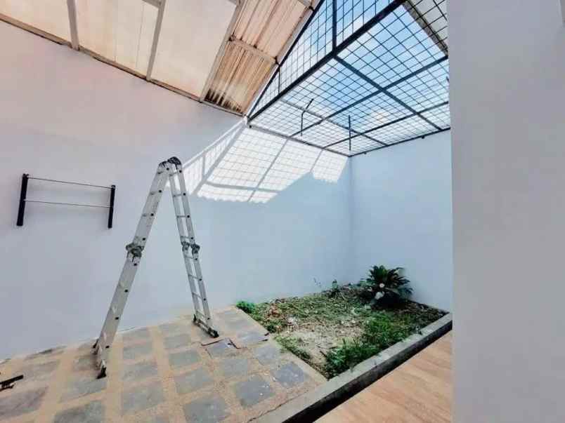 dijual rumah lokasi perumahan saxofone kota malang