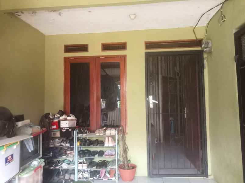 dijual rumah lokasi strategis di kawasan sawangan