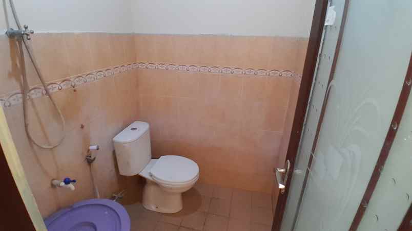 dijual rumah lokasi strategis monang maning