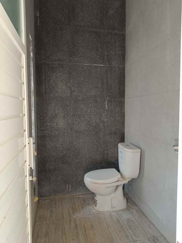 dijual rumah lokasi villa bukit tidar kota malang