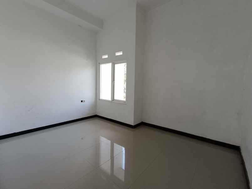 dijual rumah lokasi villa bukit tidar kota malang