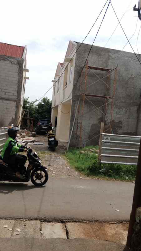 dijual rumah madrasah