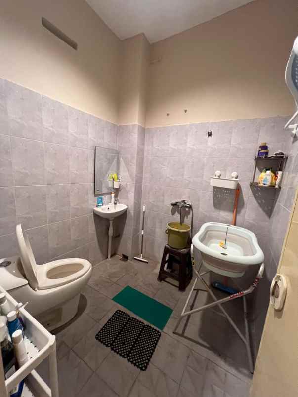 dijual rumah manukan