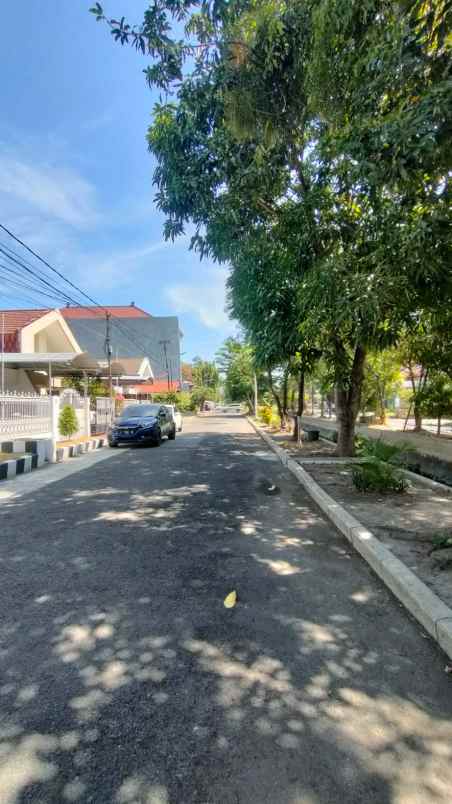 dijual rumah manyar kertoadi