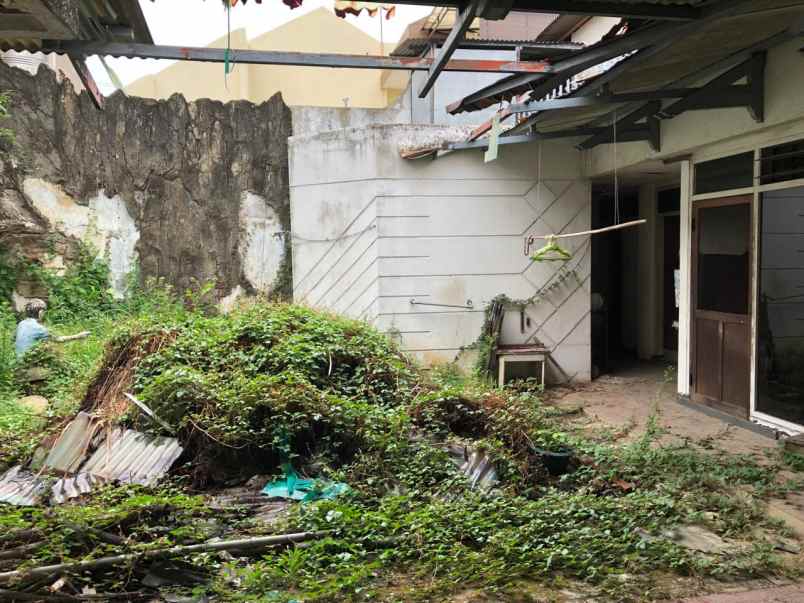 dijual rumah manyar kertoadi