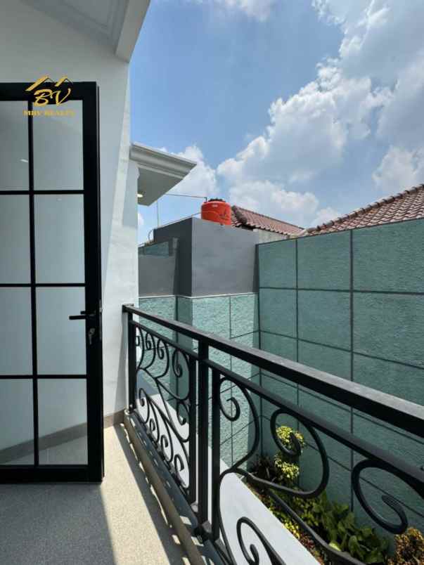 dijual rumah mbv253