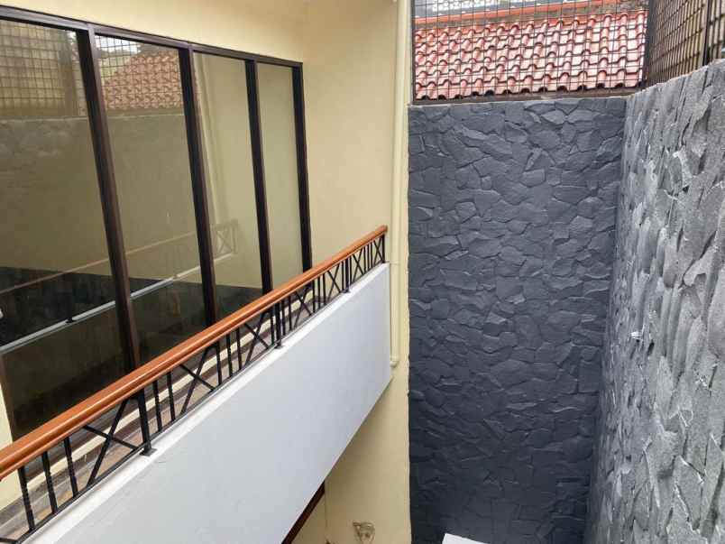 dijual rumah modern di dekat senayan bebas banjir