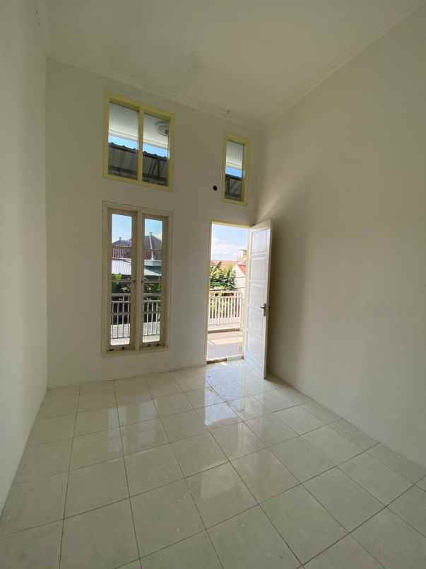 dijual rumah mulyosari