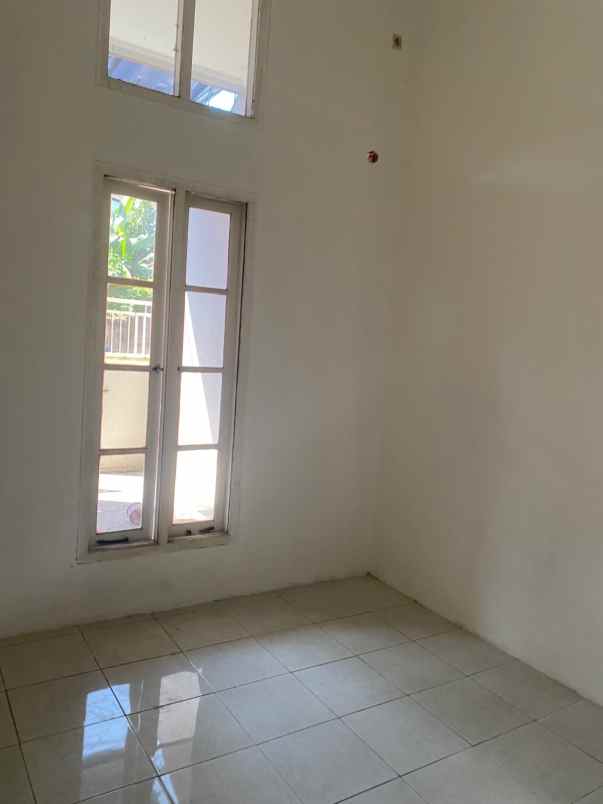 dijual rumah mulyosari