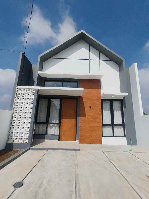 dijual rumah ngamprah