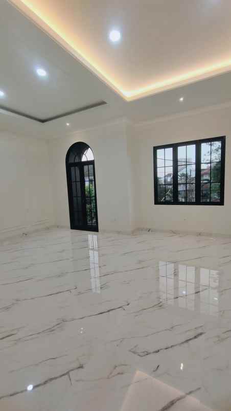 dijual rumah nusaloka bsd city