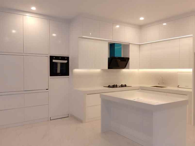 dijual rumah pakuwon city