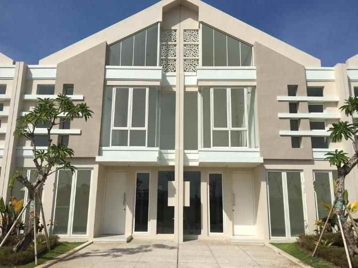 dijual rumah pakuwon city grand island