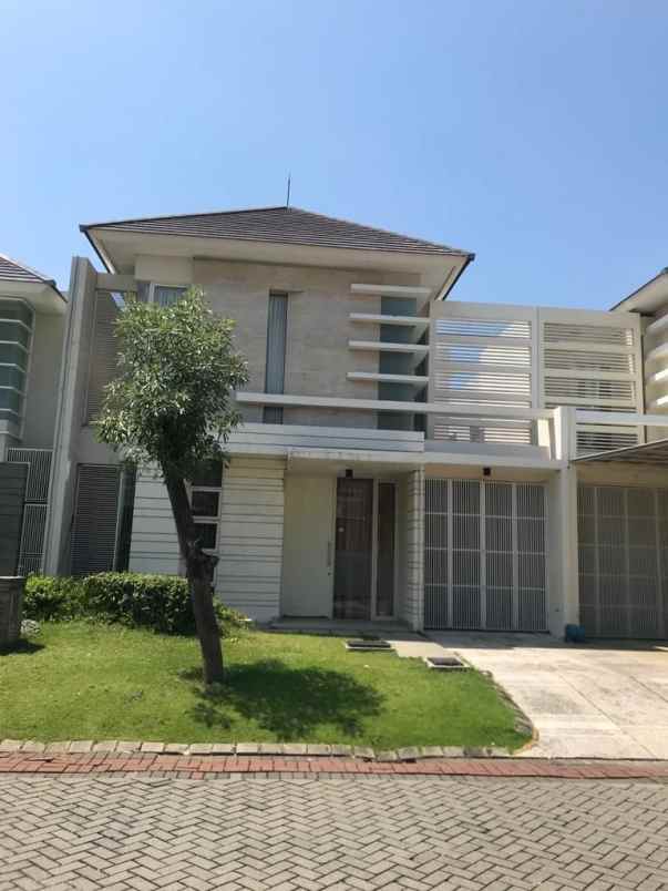 dijual rumah pakuwon city malibu beach