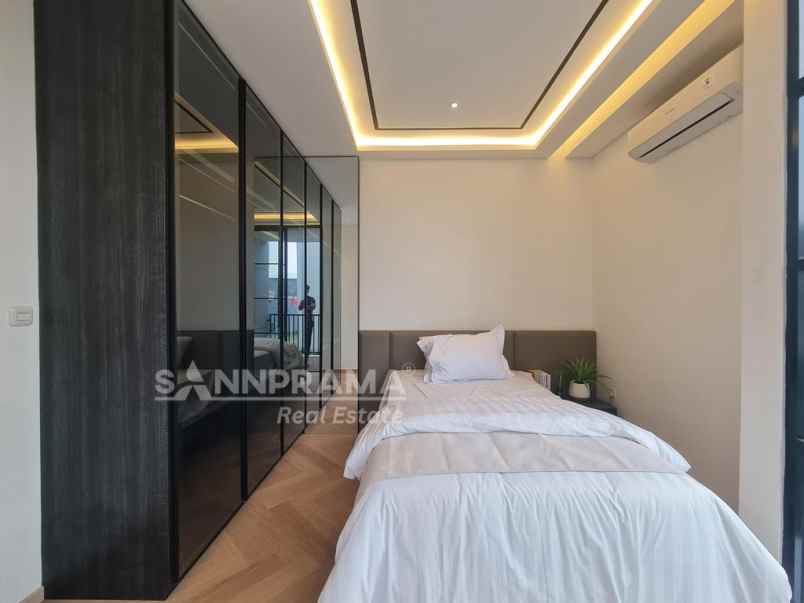 dijual rumah pegadungan kalideres