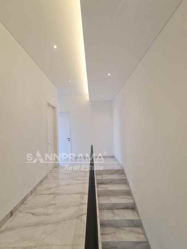 dijual rumah pegadungan kalideres