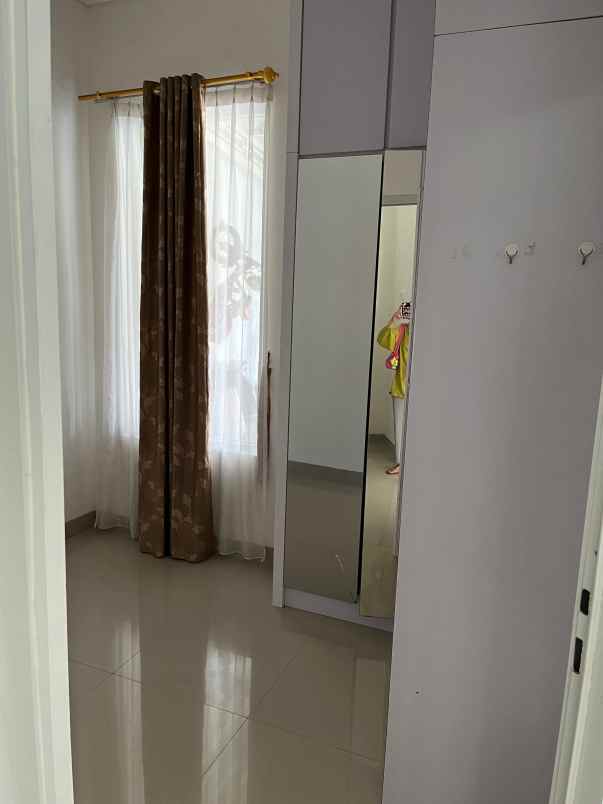 dijual rumah perum blossom