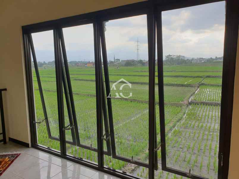 dijual rumah perum green view karangploso