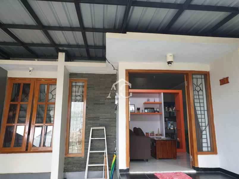 dijual rumah perum green view karangploso