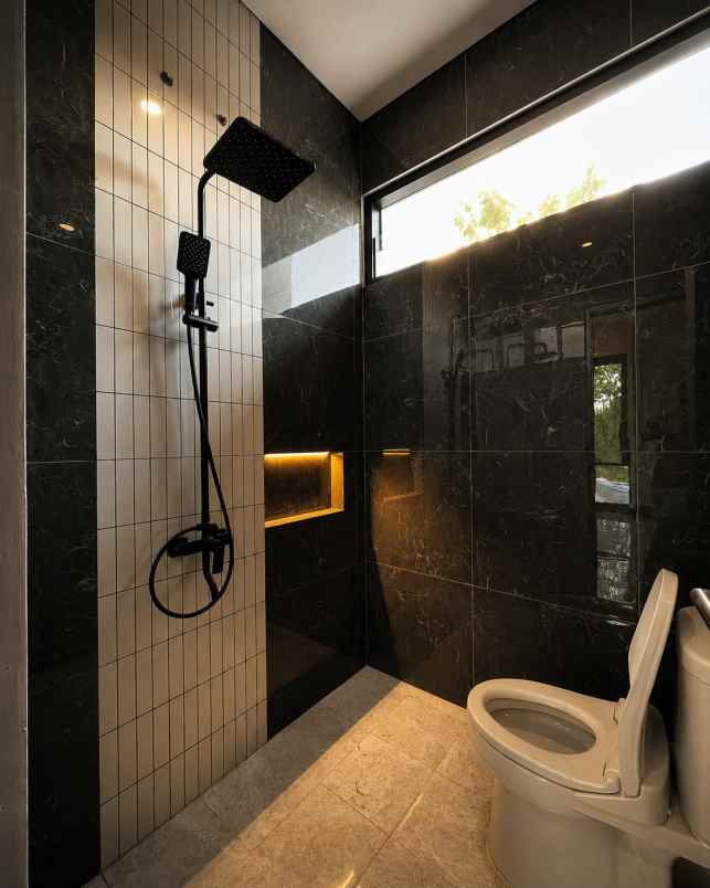 dijual rumah perumahan buana regency