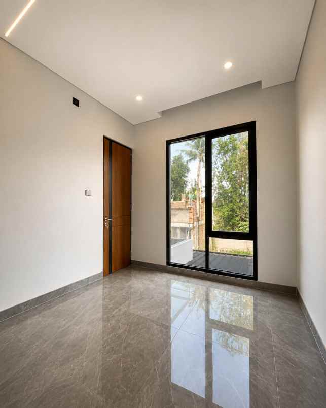 dijual rumah perumahan buana regency