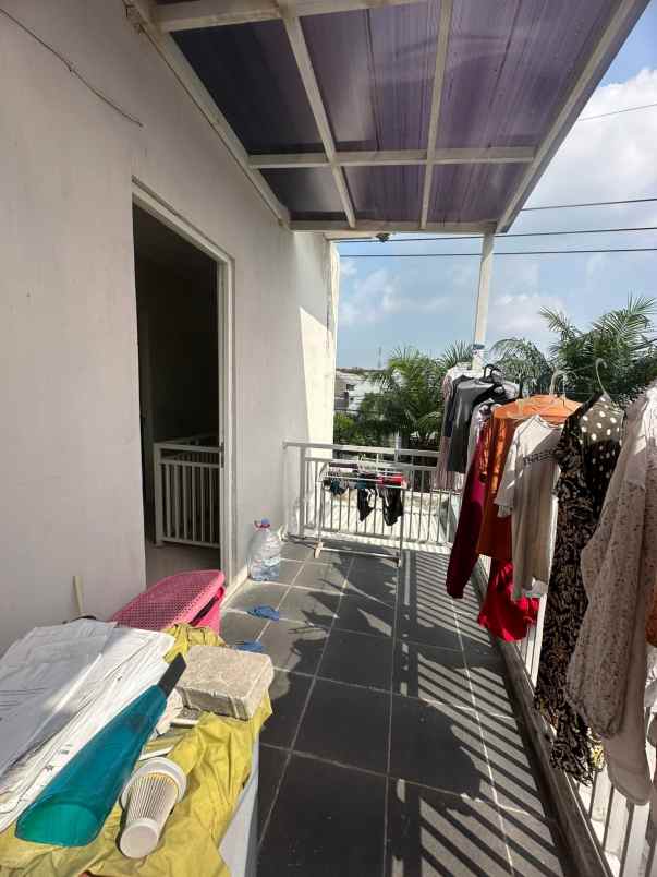 dijual rumah perumahan de naila