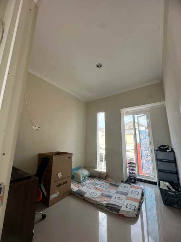 dijual rumah perumahan de naila