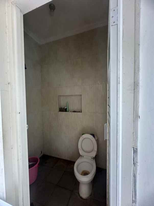 dijual rumah perumahan de naila