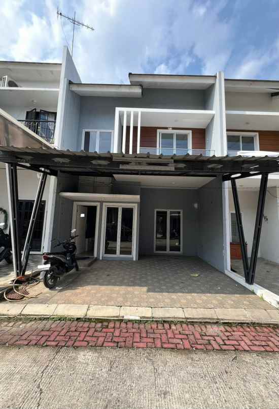dijual rumah perumahan grand west